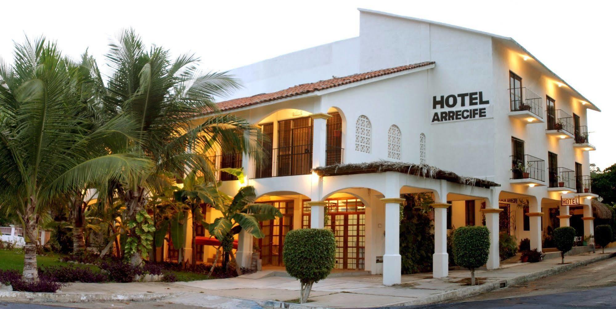 Hotel Arrecife Huatulco Plus サンタ・クルス・ウアトゥルコ エクステリア 写真